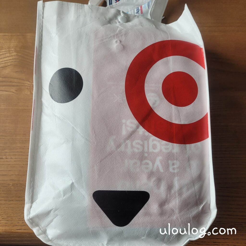Targetのサンプルセットに入っていたおむつや哺乳瓶などのベビー用品