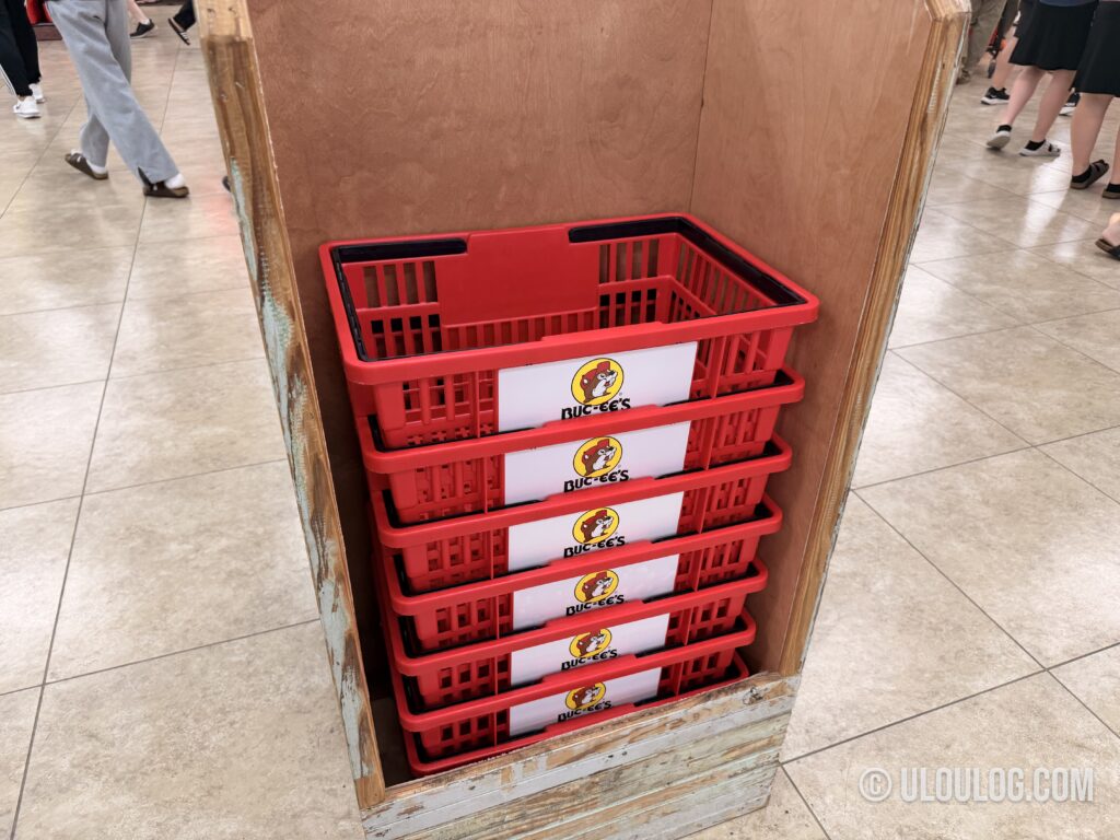 バッキーズロゴ入りの買い物かご